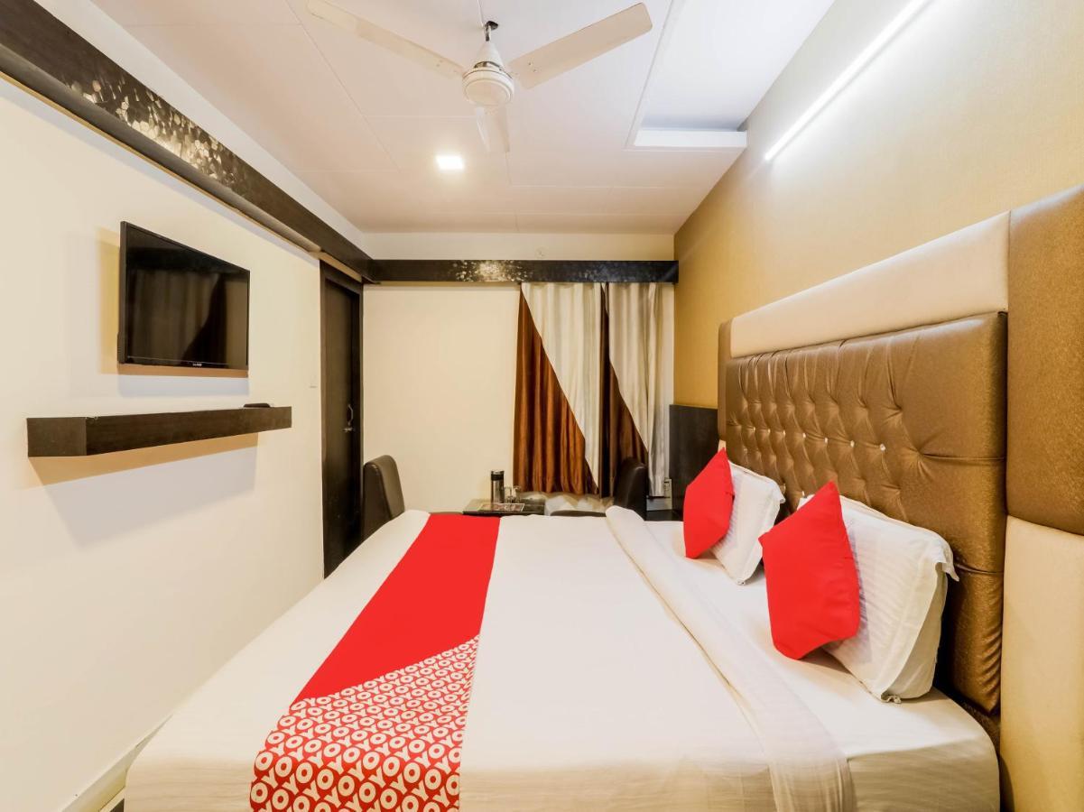 OYO 79765 Hotel Samrat Lucknow Buitenkant foto