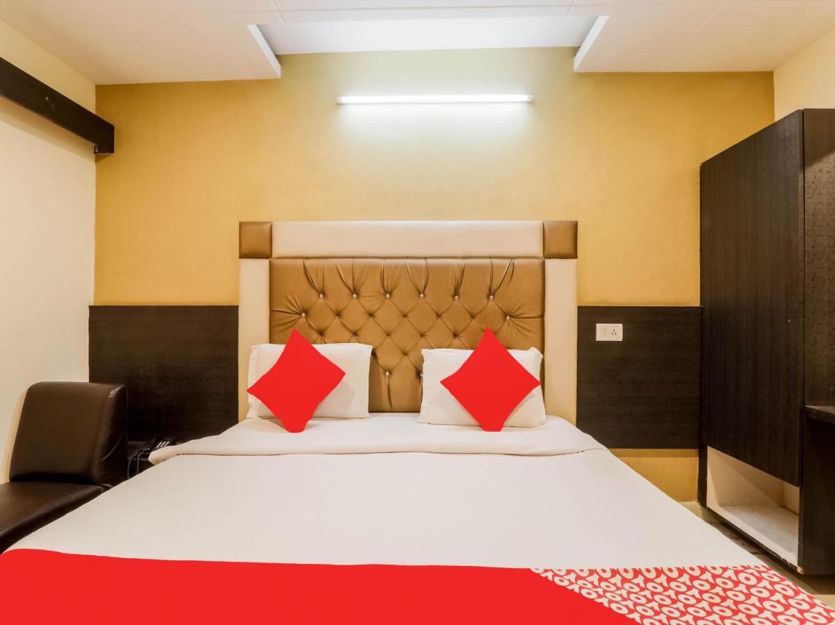 OYO 79765 Hotel Samrat Lucknow Buitenkant foto