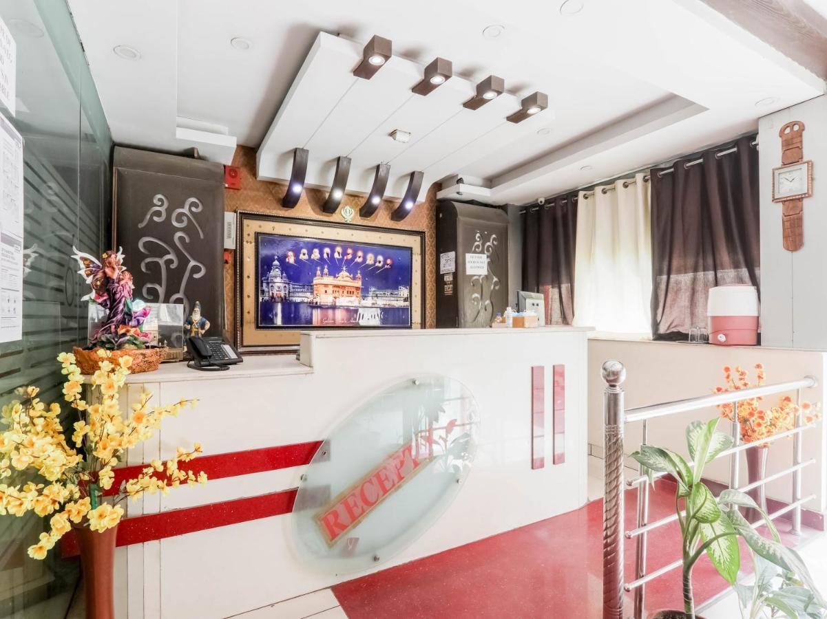 OYO 79765 Hotel Samrat Lucknow Buitenkant foto