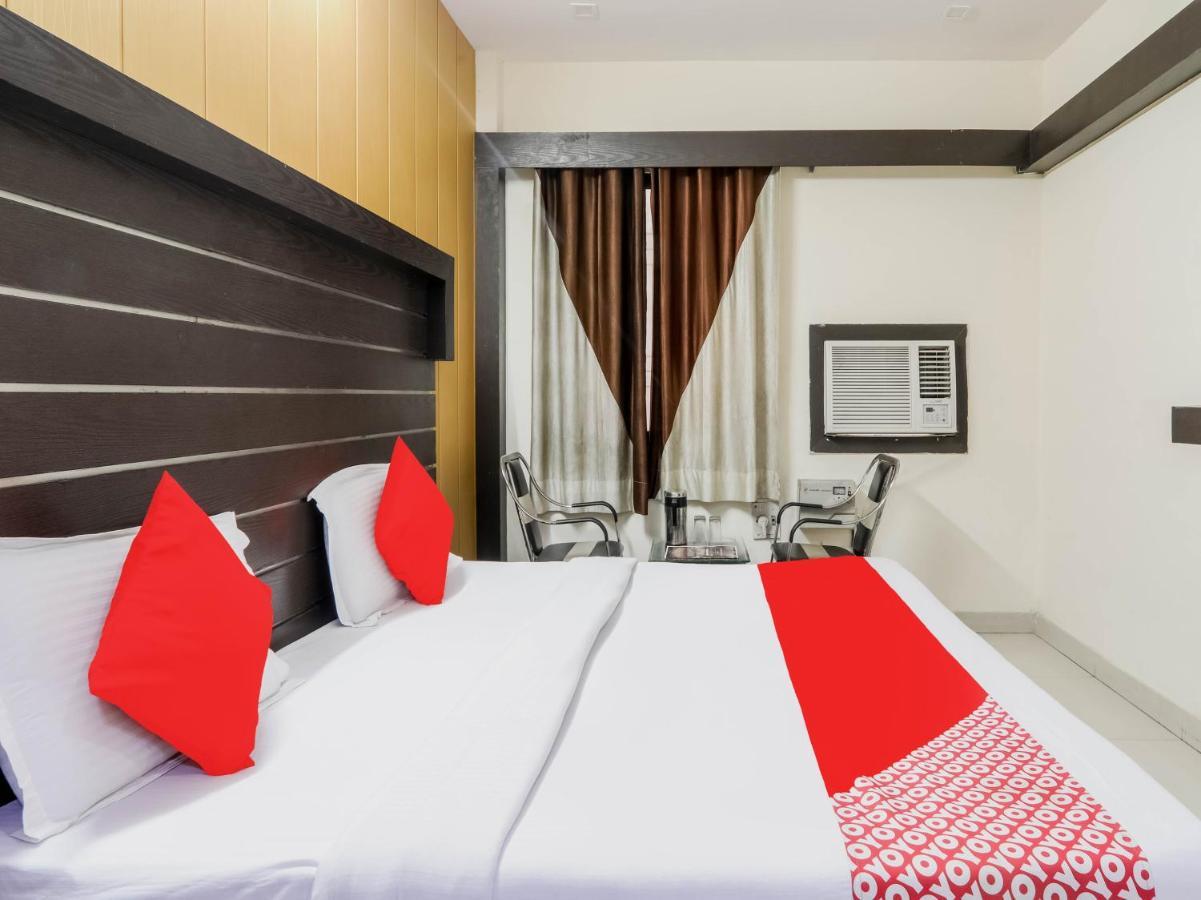 OYO 79765 Hotel Samrat Lucknow Buitenkant foto